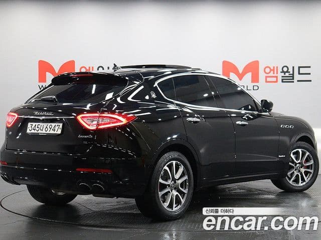 Maserati Levante 3