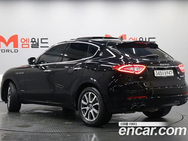 Maserati Levante 4