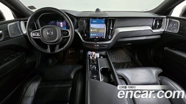 Volvo XC60 2nd Gen 4