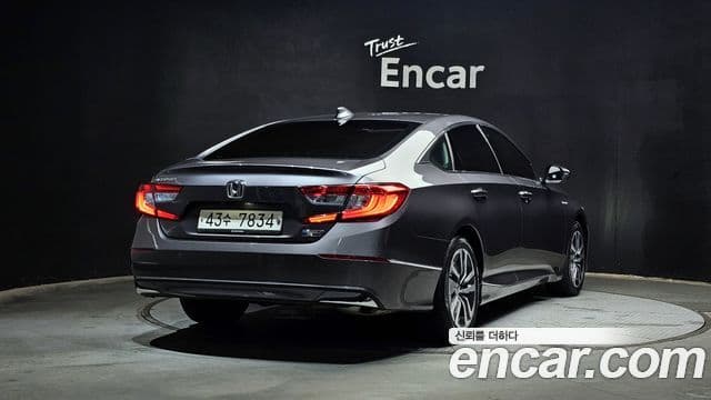 Honda Accord 10th Gen 2