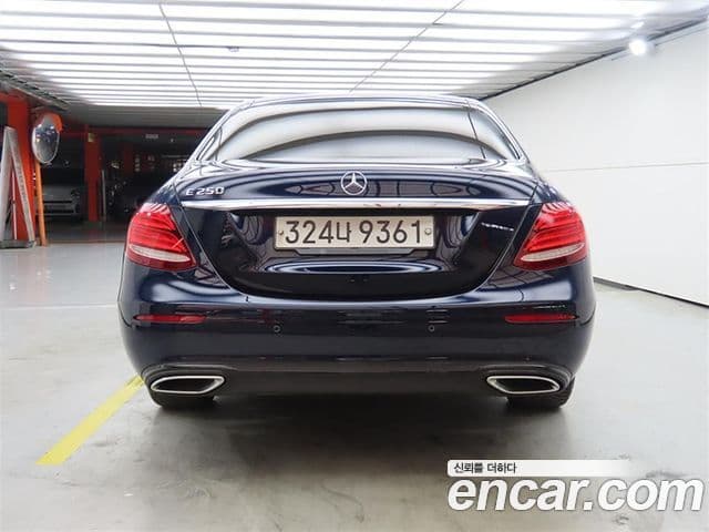 Mercedes-Benz E-Class W213 3