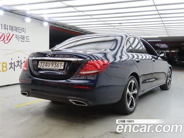 Mercedes-Benz E-Class W213 4