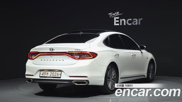 Hyundai Grandeur IG Hybrid 2