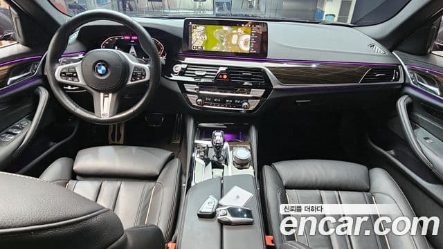 BMW 5 Series (G30) 4