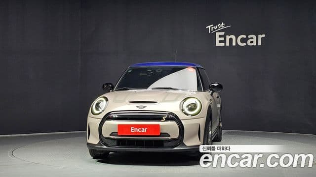 MINI Cooper Electric 3