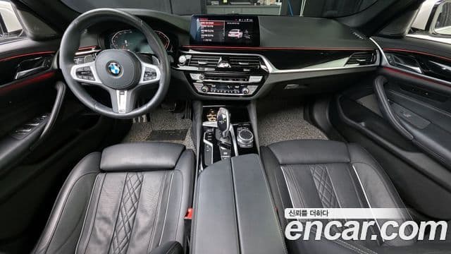 BMW 5 Series (G30) 4