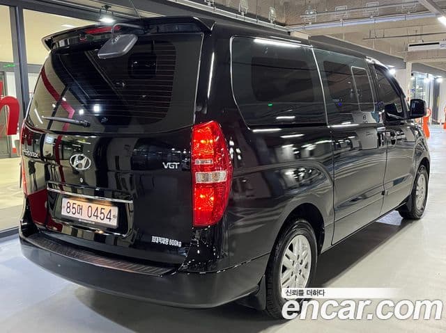 Hyundai The New Grand Starex 4