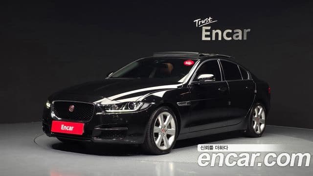 Jaguar XE 1