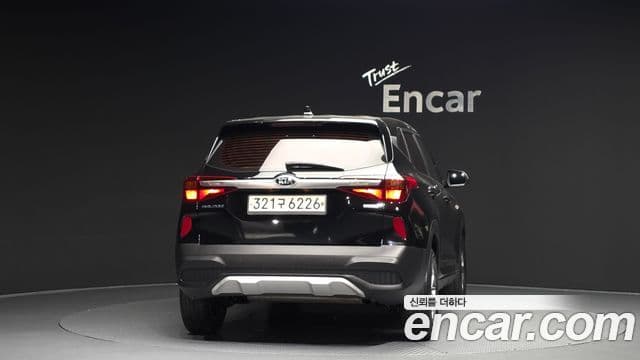 Kia Seltos 4