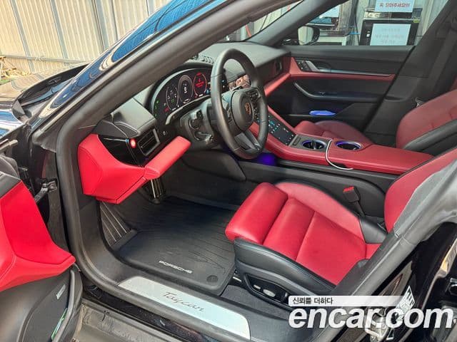 Porsche Taycan 1