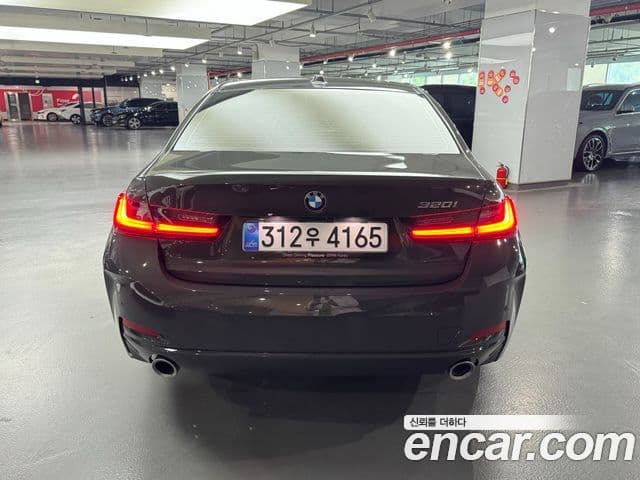 BMW 3 Series (G20) 4