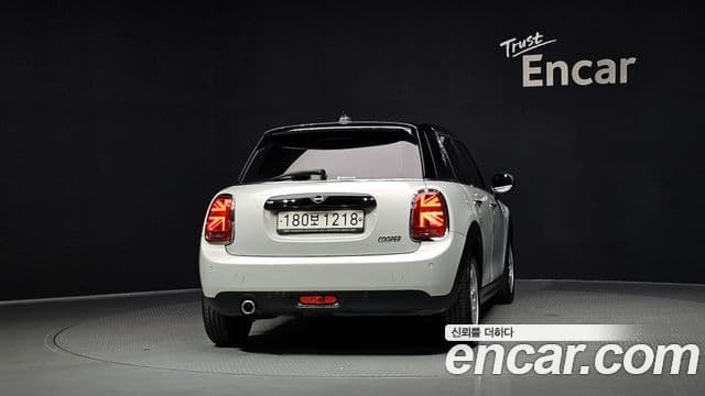MINI Cooper 4