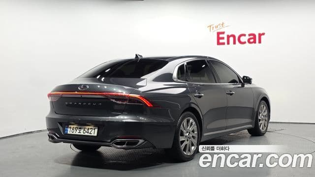 Hyundai The New Grandeur IG Hybrid 2