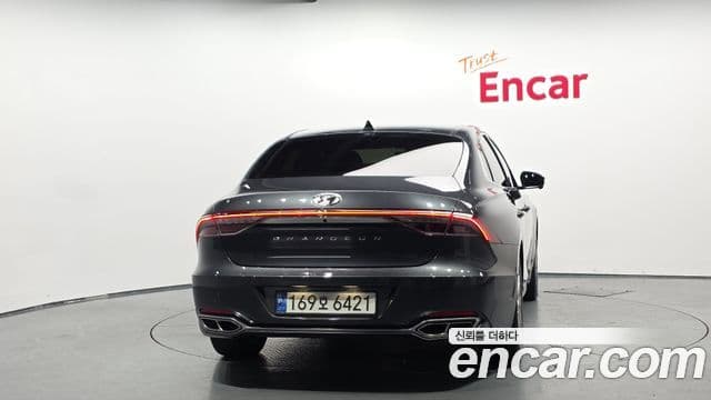 Hyundai The New Grandeur IG Hybrid 4