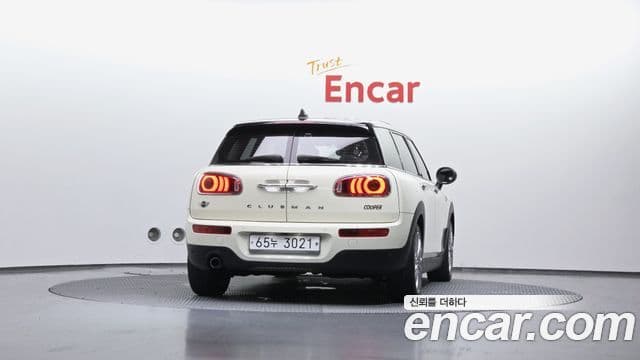 MINI Cooper Clubman 4