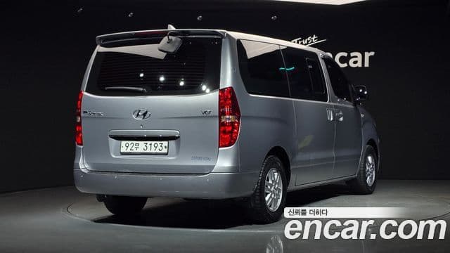 Hyundai Grand Starex 2