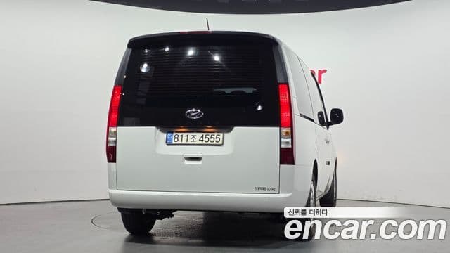 Hyundai Staria 3
