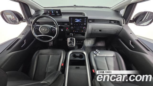 Hyundai Staria 4