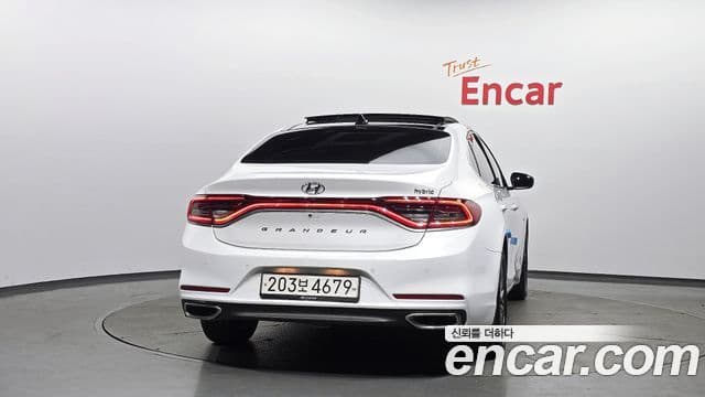 Hyundai Grandeur IG Hybrid 3