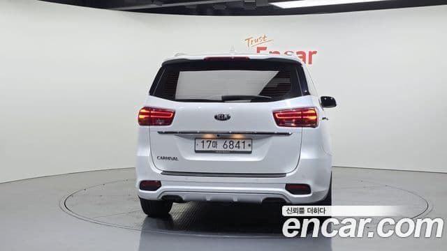 Kia The New Carnival 4