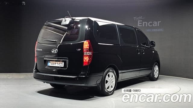Hyundai The New Grand Starex 2