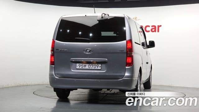 Hyundai The New Grand Starex 4