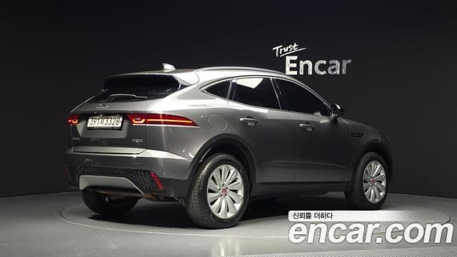 Jaguar E-PACE 2