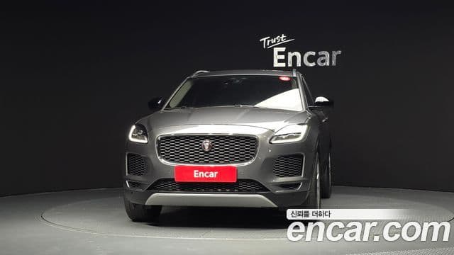 Jaguar E-PACE 3