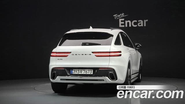 Genesis GV70 3