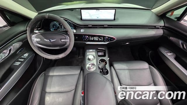 Genesis GV70 4