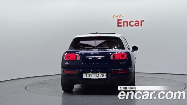 MINI Cooper Clubman 4