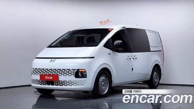 Hyundai Staria 1