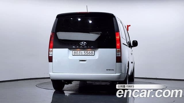 Hyundai Staria 4