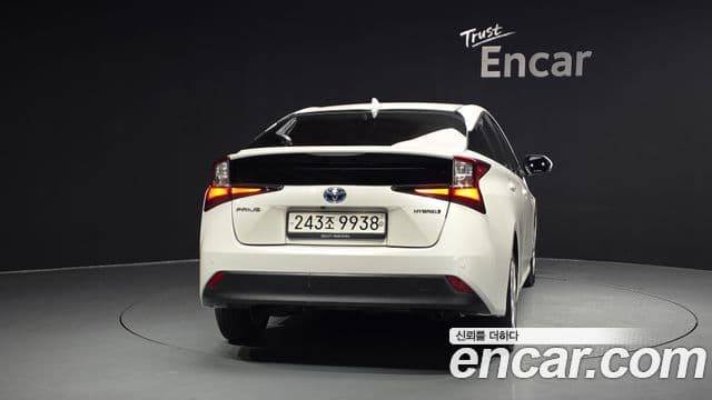 Toyota Prius 4th Gen 4