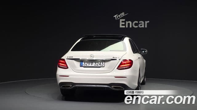 Mercedes-Benz E-Class W213 3
