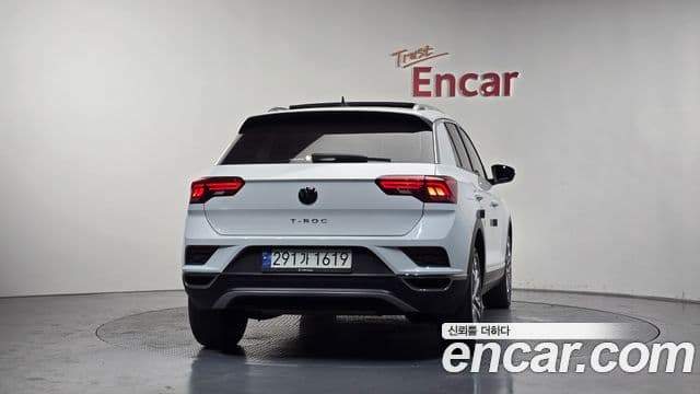 Volkswagen T-Roc 4
