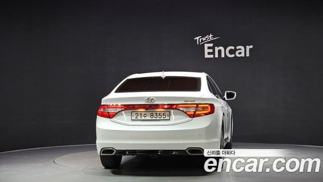 Hyundai Grandeur HG 4
