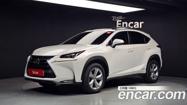 Lexus NX300h 1