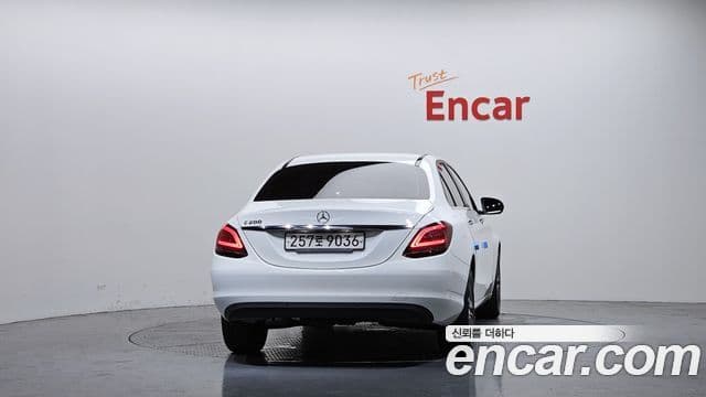 Mercedes-Benz C-Class W205 3