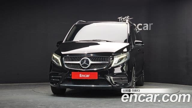 Mercedes-Benz V-Class 2