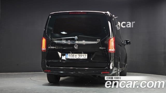Mercedes-Benz V-Class 3