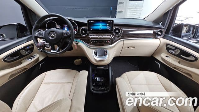Mercedes-Benz V-Class 4
