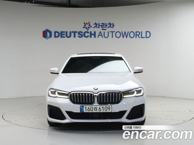 BMW 5 Series (G30) 3