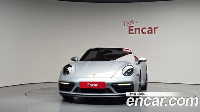 Porsche 911 (992) 2