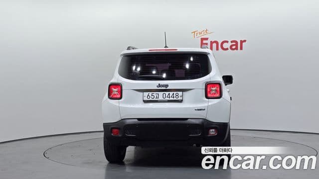 Jeep Renegade 4