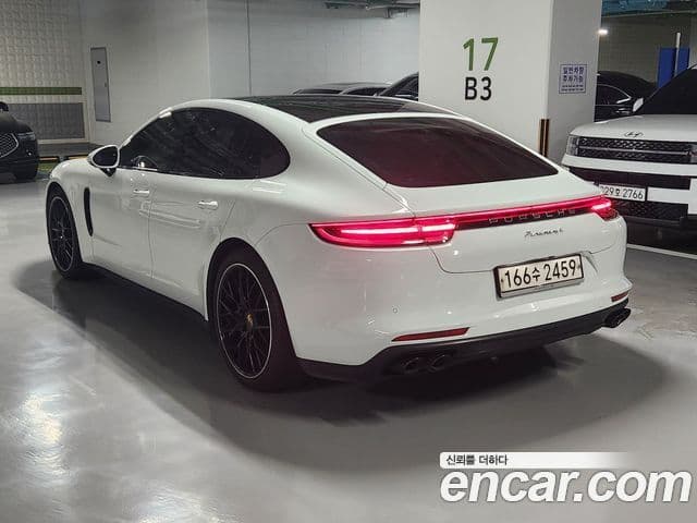 Porsche Panamera (971) 2