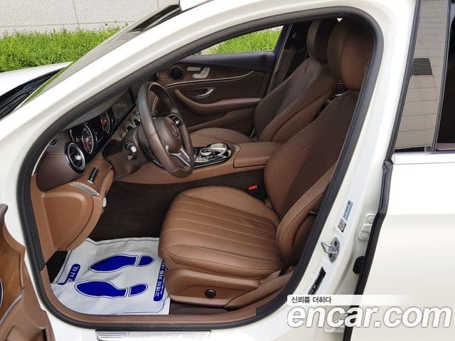 Mercedes-Benz E-Class W213 2