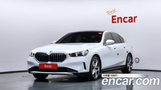 BMW 5 Series (G60)