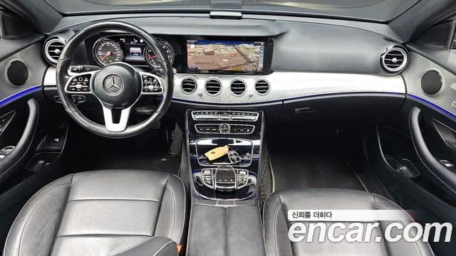 Mercedes-Benz E-Class W213 4