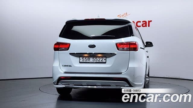 Kia All New Carnival 4